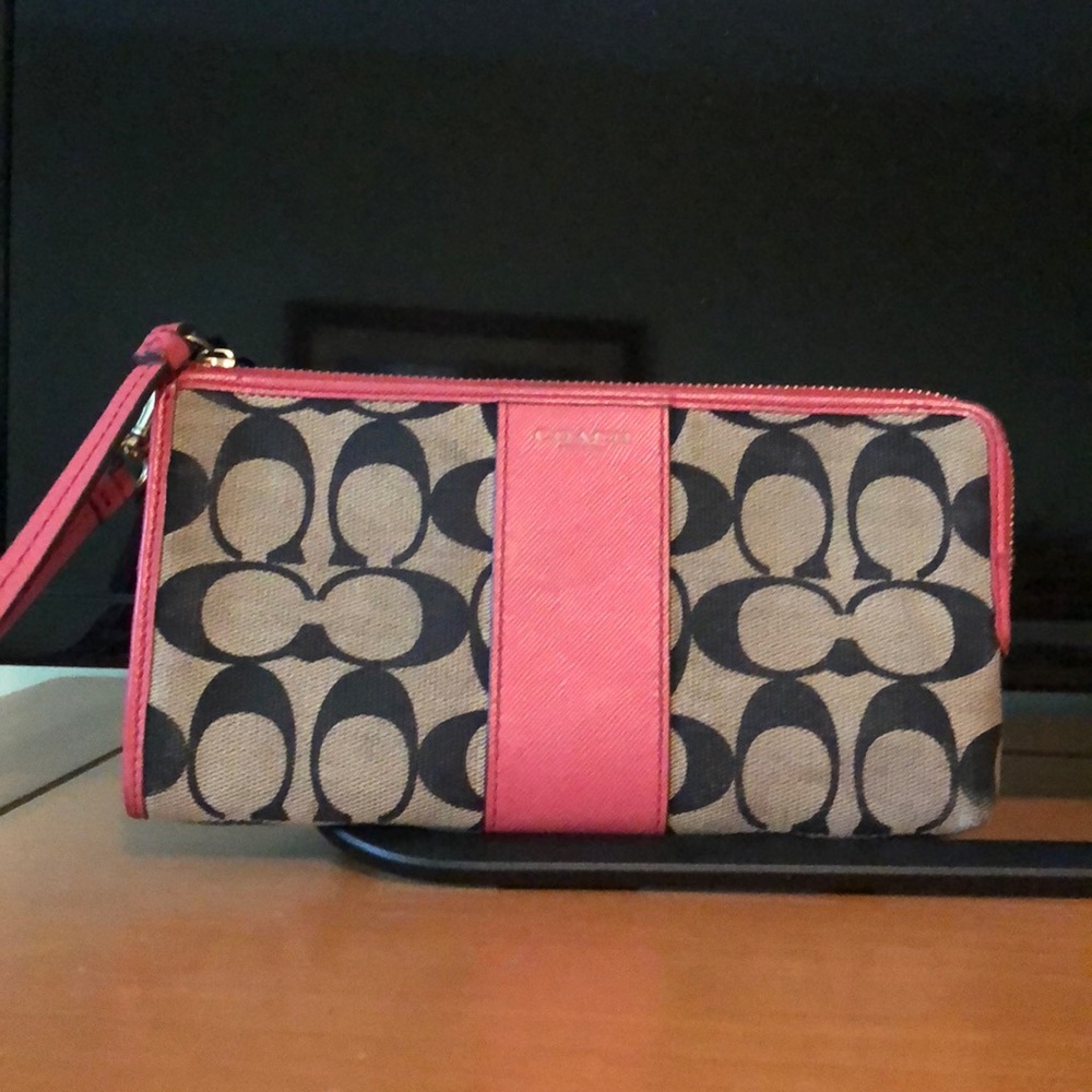 Coach wristlet authentic